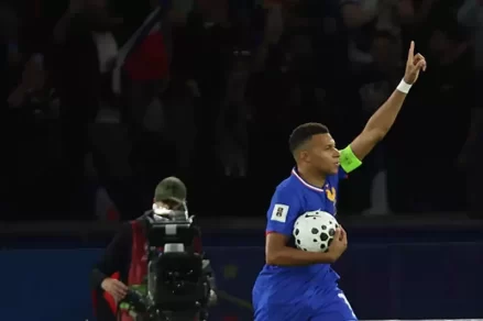 ليكيب: مبابي سينضم لمنتخب فرنسا رغم إصابته