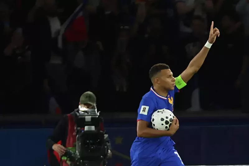 ليكيب: مبابي سينضم لمنتخب فرنسا رغم إصابته