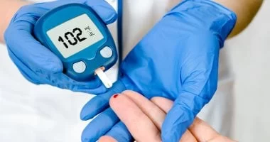 صحتك بالدنيا.. اكتشاف علمى جديد قد يُنقذ مرضى السكرى من خطر انخفاض سكر الدم.. وتطور حالة إمام عاشور واستشارى كبد: استجابة مطمئنة للعلاج بشروط محددة.. أعراض السُعال الديكى عند الأطفال مع قرب الشتاء