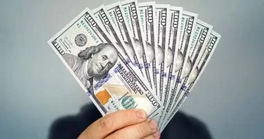 استقرار سعر الدولار أمام الجنيه المصري: مقارنات تاريخية وآفاق مستقبلية
