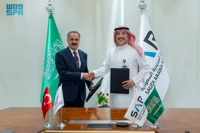 الأثر البيئي والاقتصادي لمبادرة التعاون السككي السعودي التركي