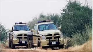 ضبط مخالفين من الجنسية النيبالية لتلويثهما البيئة بتفريغ مواد خرسانية في المنطقة الشرقية