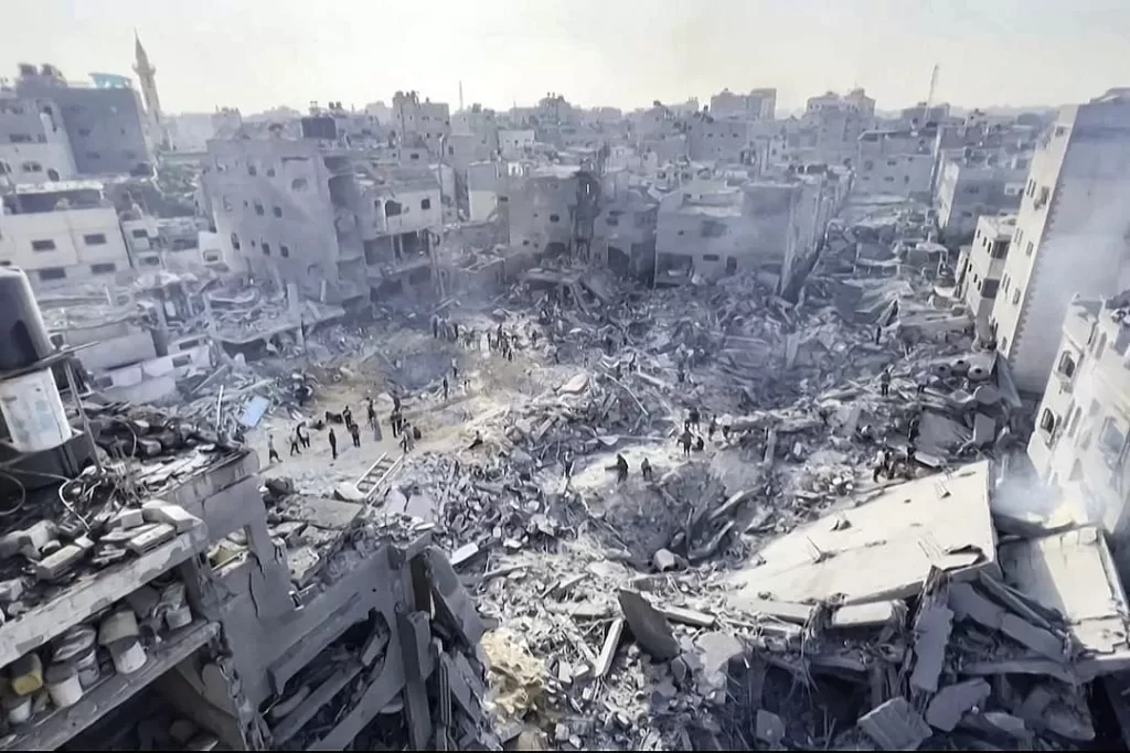 وزير الخارجية المصري يبحث آخر التطورات وجهود وقف الحرب في غزة مع نائب رئيس فلسطين