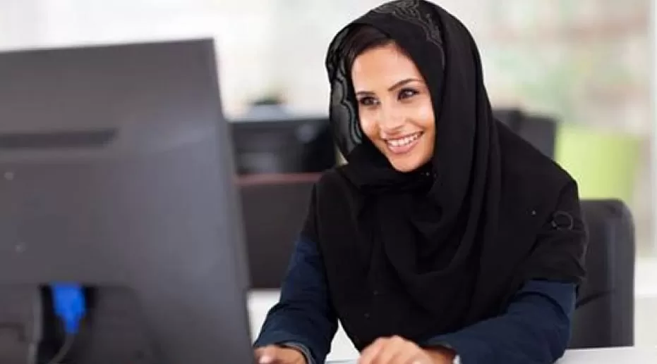 رؤية تحليلية حول المشاركة المالية للزوجة الموظفة المعاصرة